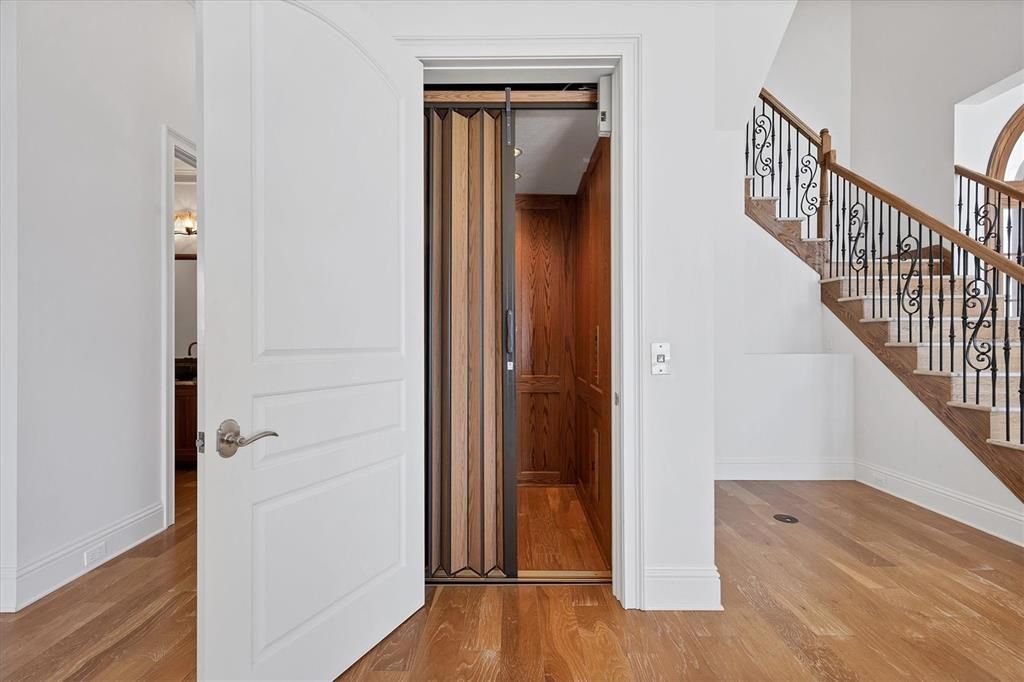 En Venta: $5,495,000 (4 camas, 5 baños, 6308 Pies cuadrados)