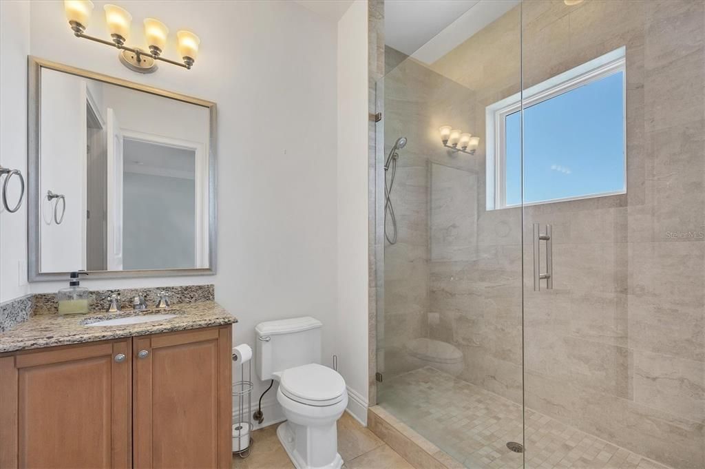 En Venta: $5,495,000 (4 camas, 5 baños, 6308 Pies cuadrados)