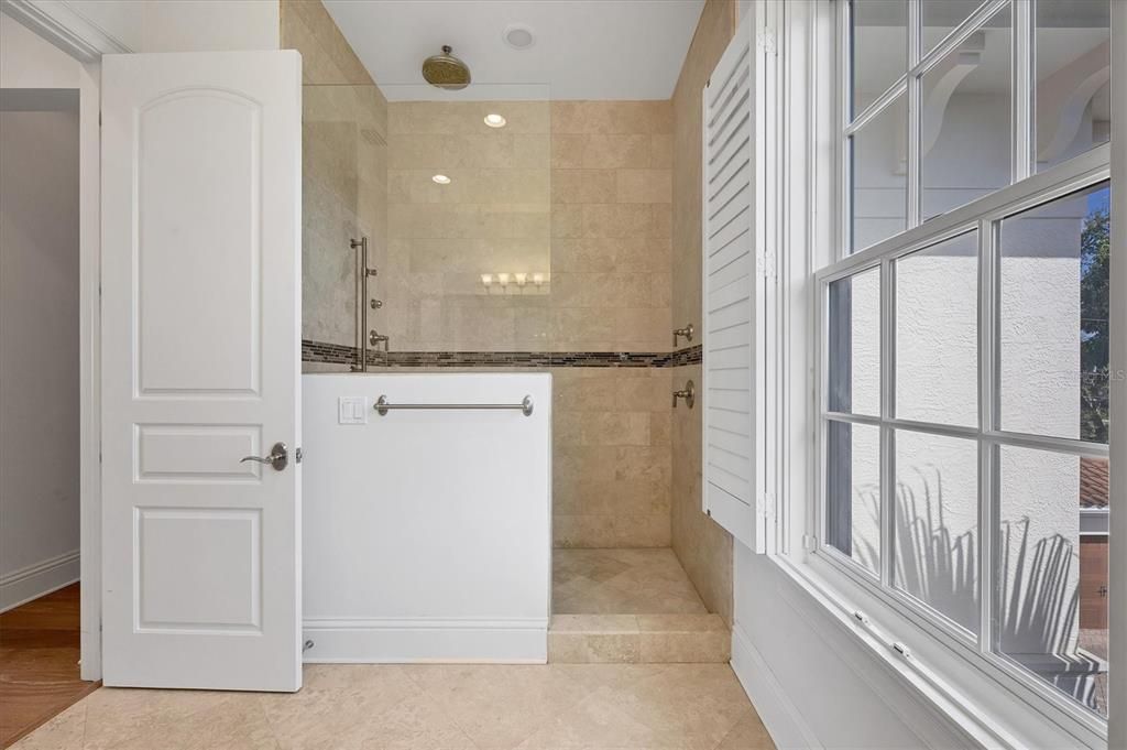 En Venta: $5,495,000 (4 camas, 5 baños, 6308 Pies cuadrados)