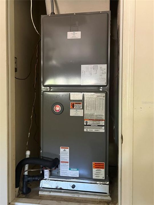 For Sale: $250,500 (3 beds, 2 baths, 1827 Square Feet)