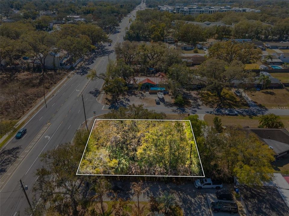 На продажу: $188,000 (0.27 acres)