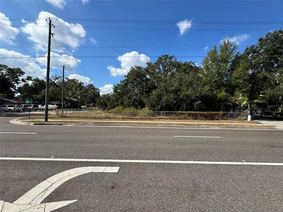 待售: $195,000 (0.27 acres)