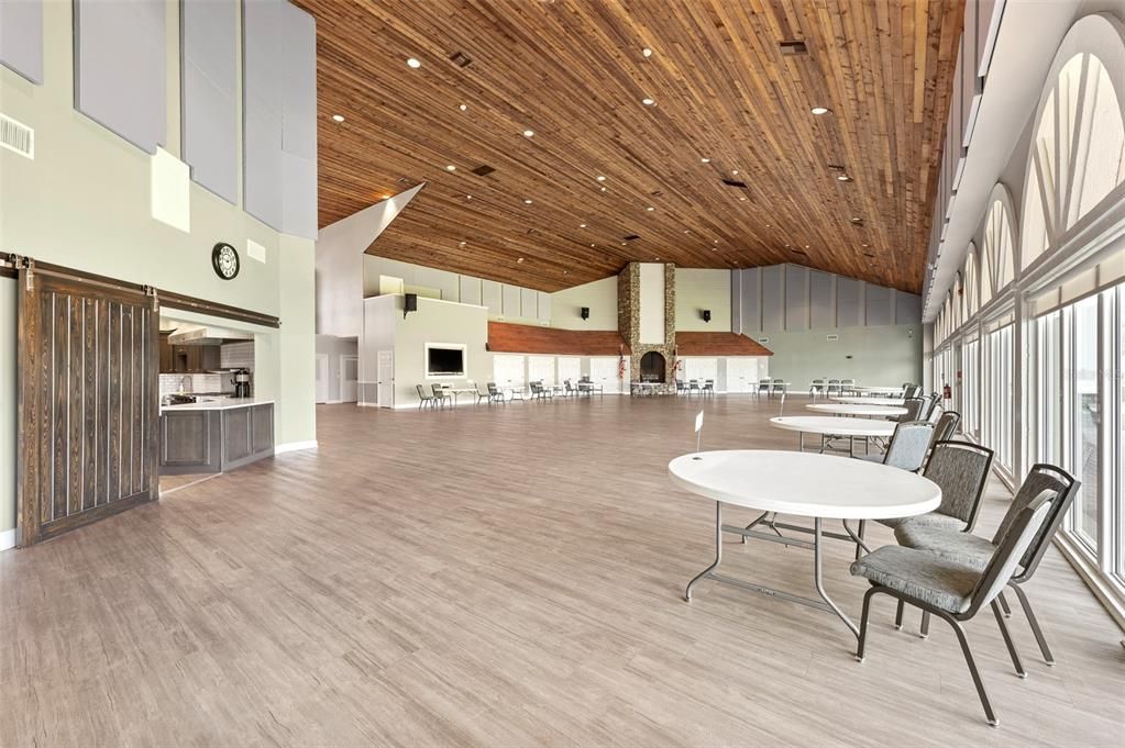 待售: $360,000 (2 贝兹, 2 浴室, 1810 平方英尺)