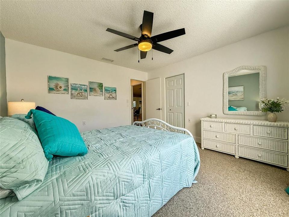 待售: $360,000 (2 贝兹, 2 浴室, 1810 平方英尺)