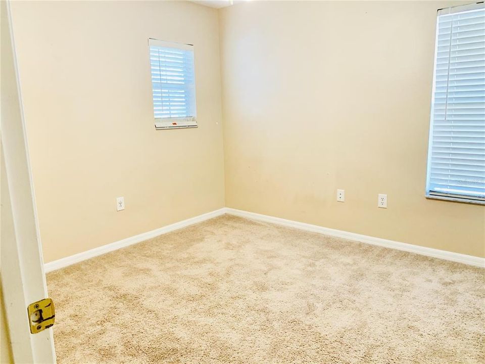 出租: $1,800 (3 贝兹, 2 浴室, 1364 平方英尺)