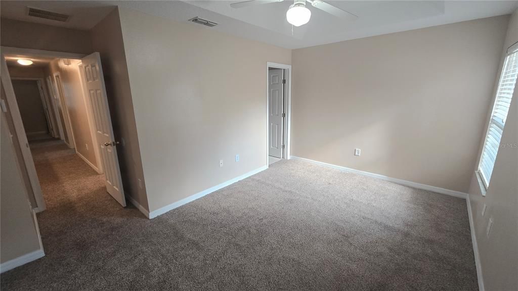 В аренду: $1,750 (3 спален, 2 ванн, 1364 Квадратных фут)