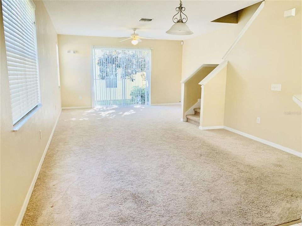 出租: $1,800 (3 贝兹, 2 浴室, 1364 平方英尺)