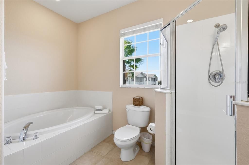 For Sale: $320,000 (4 beds, 3 baths, 2604 Square Feet)