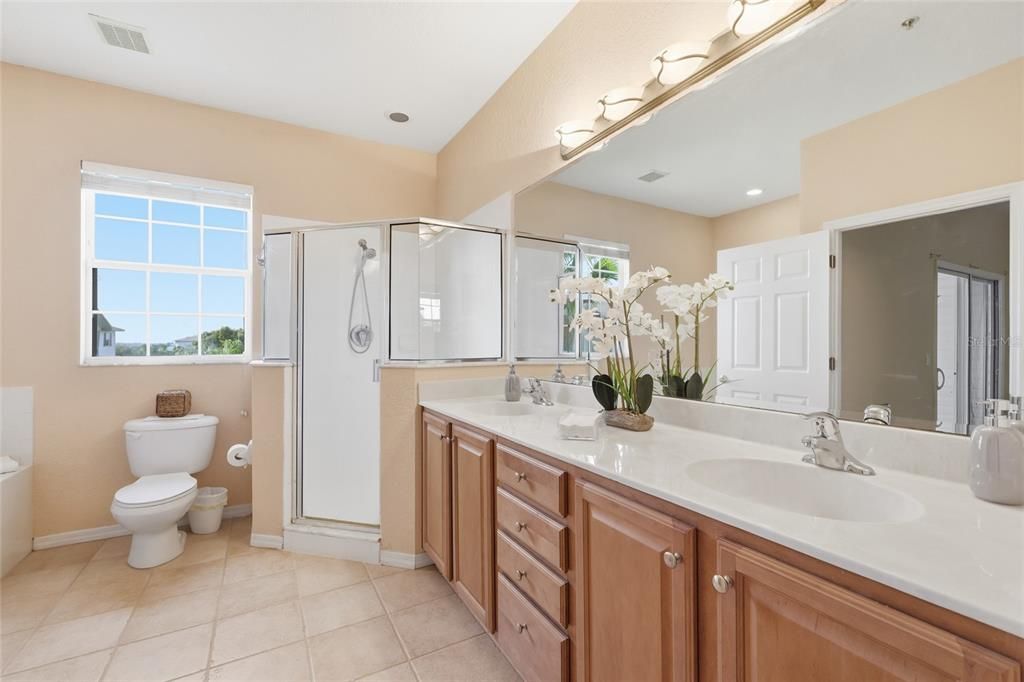 For Sale: $320,000 (4 beds, 3 baths, 2604 Square Feet)