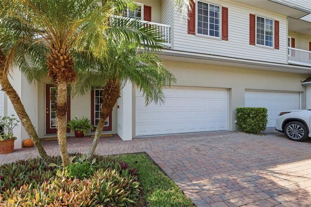 For Sale: $320,000 (4 beds, 3 baths, 2604 Square Feet)