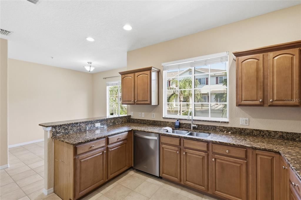 For Sale: $320,000 (4 beds, 3 baths, 2604 Square Feet)