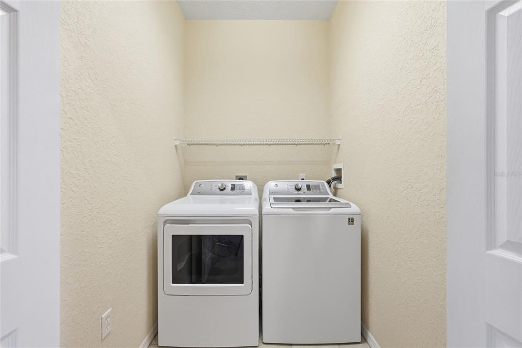 For Sale: $320,000 (4 beds, 3 baths, 2604 Square Feet)