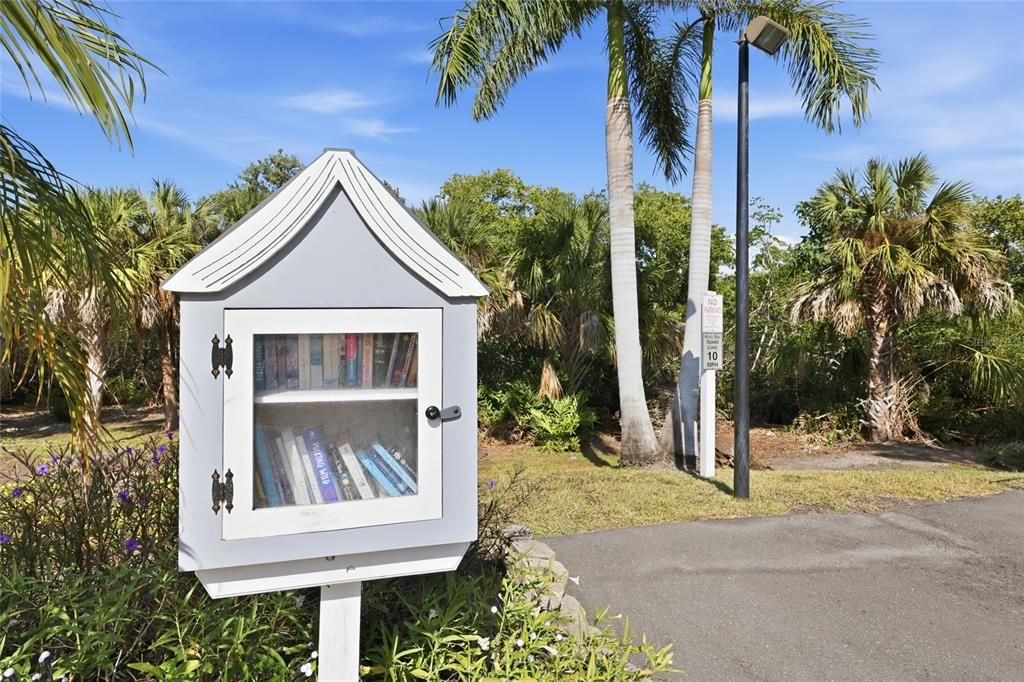 For Sale: $320,000 (4 beds, 3 baths, 2604 Square Feet)