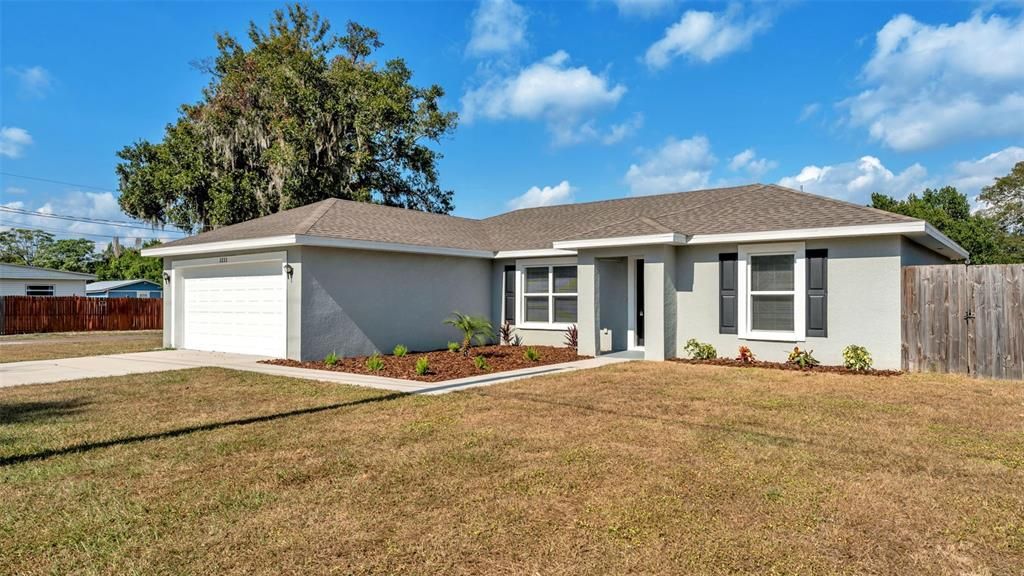 Activo con contrato: $279,900 (3 camas, 2 baños, 1501 Pies cuadrados)