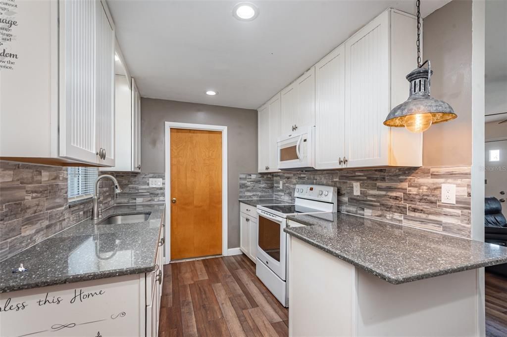 待售: $359,000 (3 贝兹, 2 浴室, 1360 平方英尺)