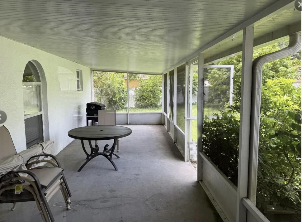 For Rent: $2,800 (4 beds, 2 baths, 1868 Square Feet)