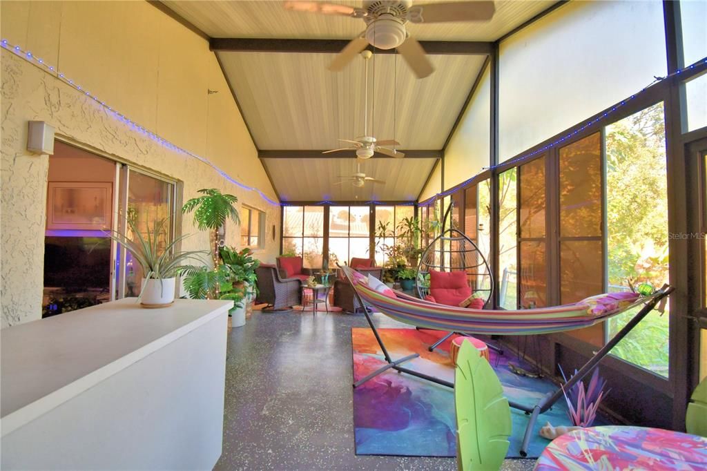 待售: $285,000 (2 贝兹, 2 浴室, 1858 平方英尺)