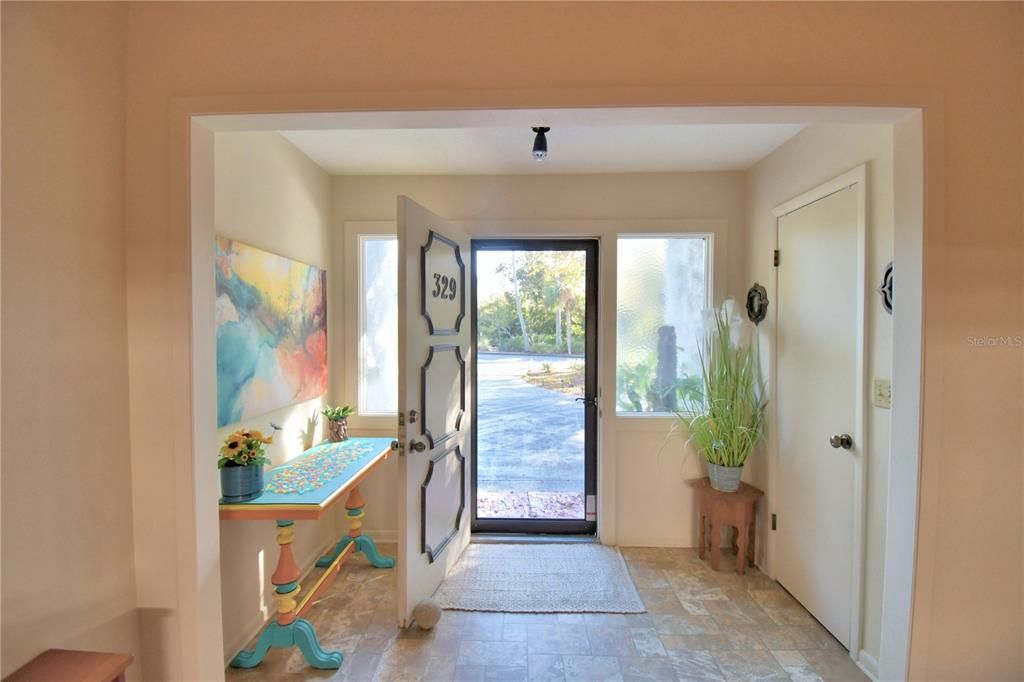 待售: $285,000 (2 贝兹, 2 浴室, 1858 平方英尺)