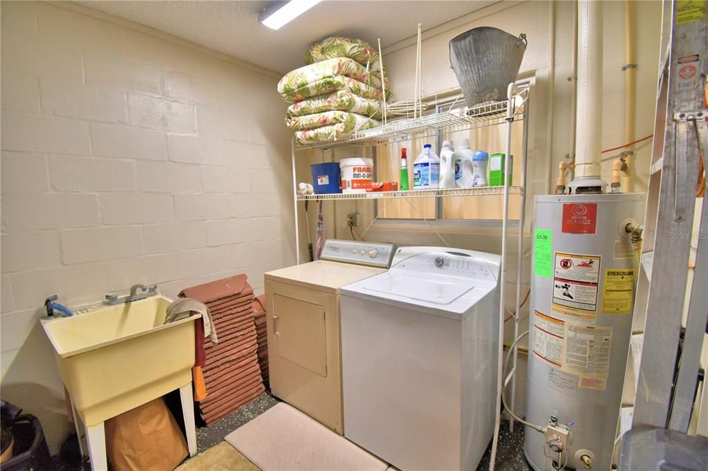 待售: $285,000 (2 贝兹, 2 浴室, 1858 平方英尺)