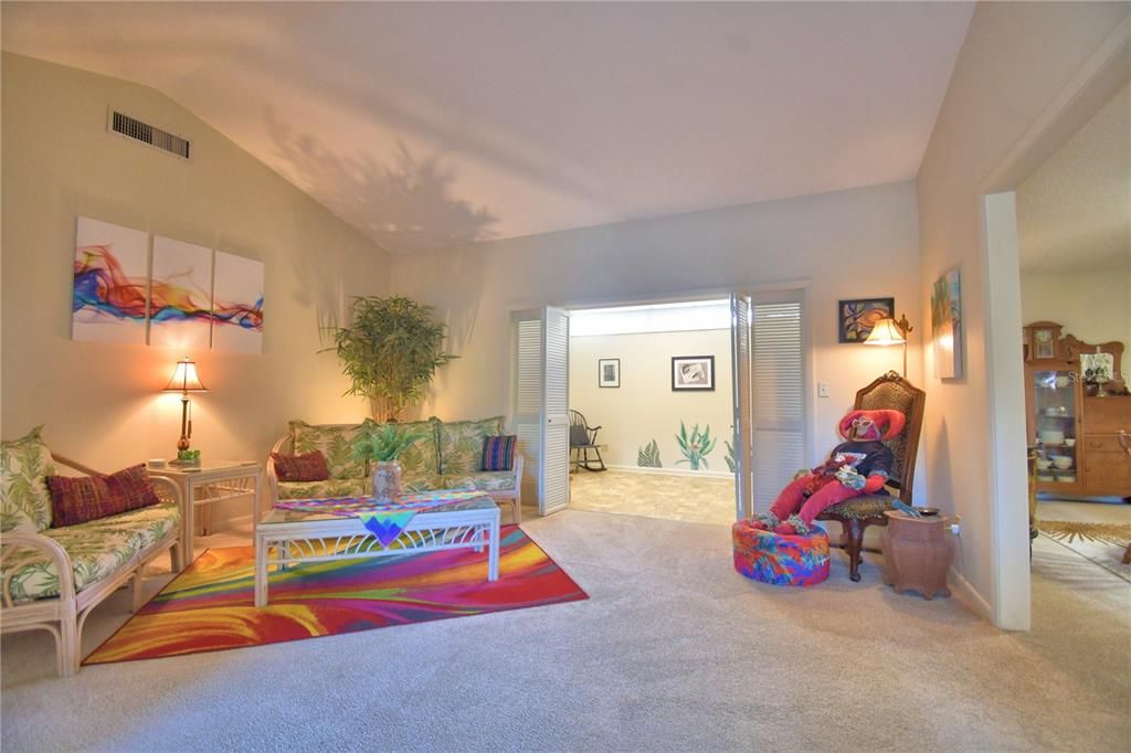 待售: $285,000 (2 贝兹, 2 浴室, 1858 平方英尺)