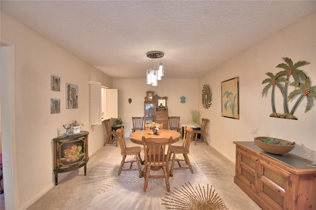 待售: $285,000 (2 贝兹, 2 浴室, 1858 平方英尺)