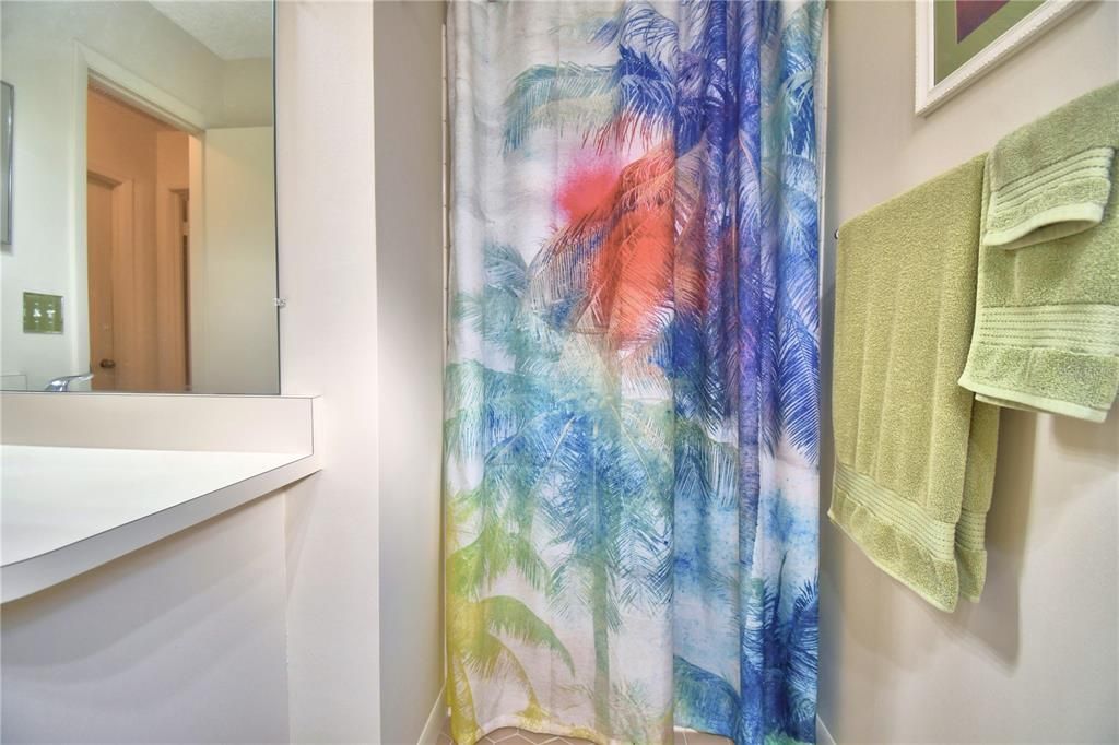 待售: $285,000 (2 贝兹, 2 浴室, 1858 平方英尺)