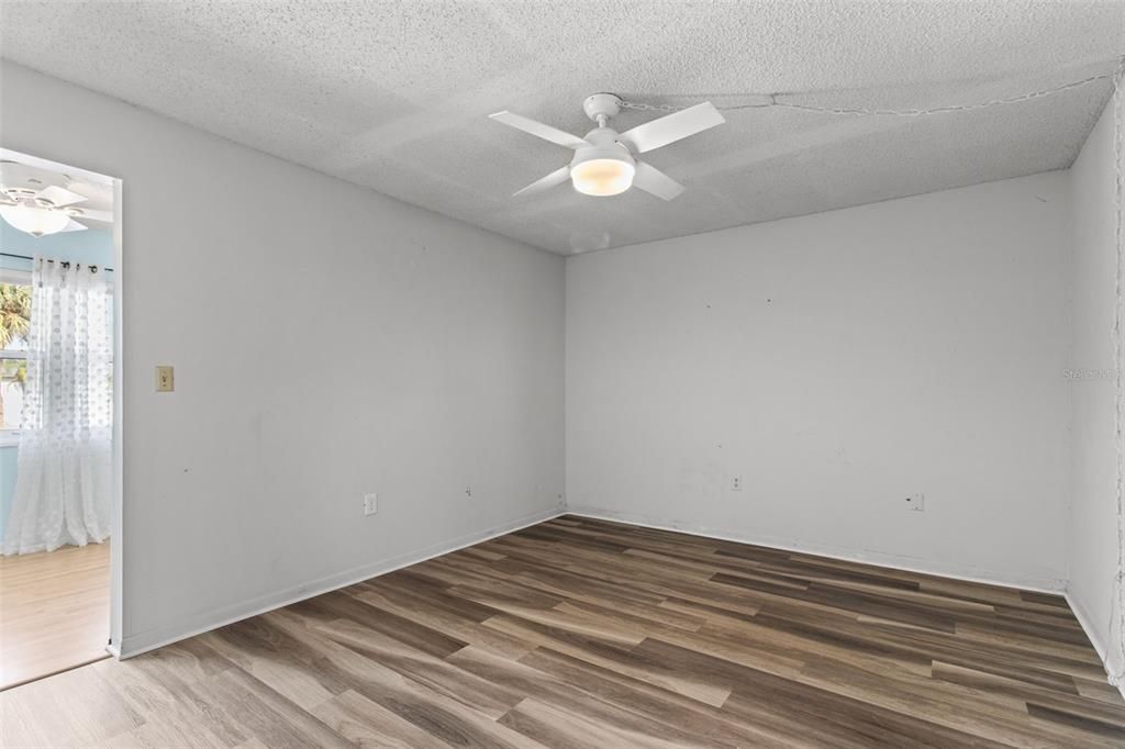 В аренду: $1,400 (2 спален, 1 ванн, 1010 Квадратных фут)