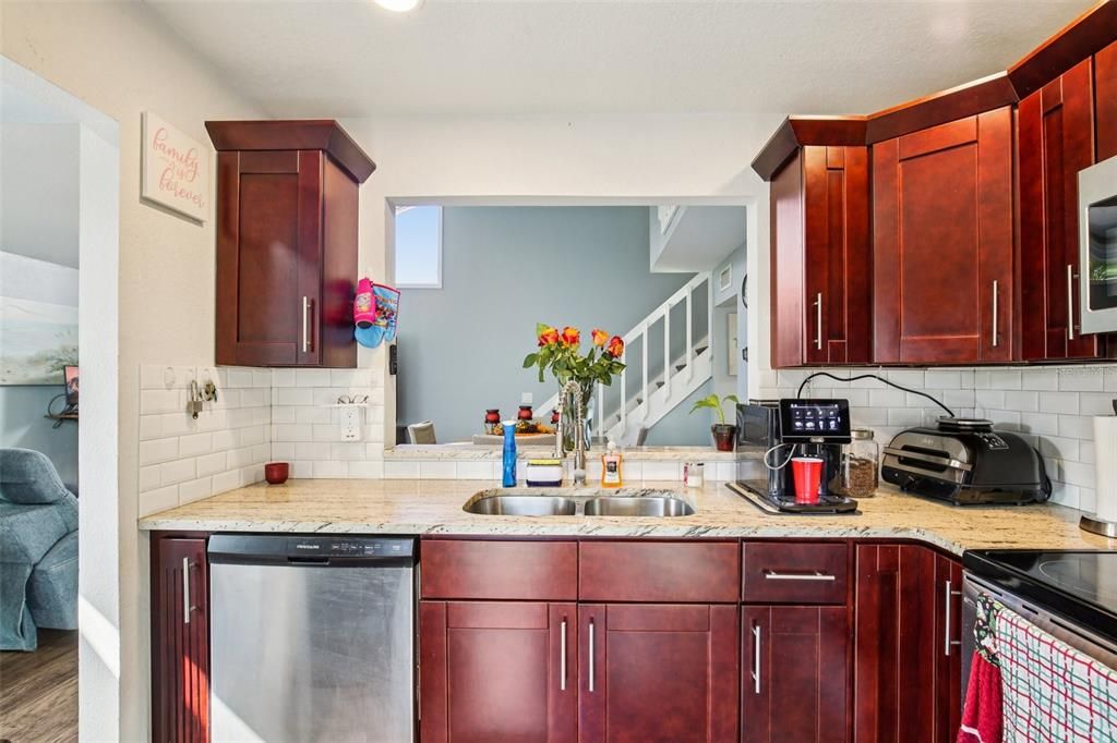 На продажу: $225,000 (2 спален, 2 ванн, 1056 Квадратных фут)