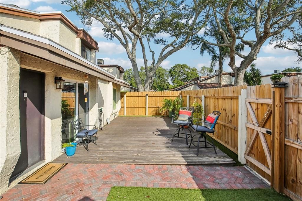 На продажу: $225,000 (2 спален, 2 ванн, 1056 Квадратных фут)