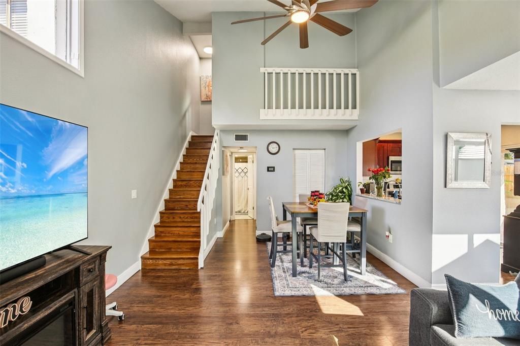 На продажу: $225,000 (2 спален, 2 ванн, 1056 Квадратных фут)