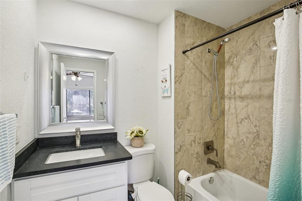 На продажу: $225,000 (2 спален, 2 ванн, 1056 Квадратных фут)