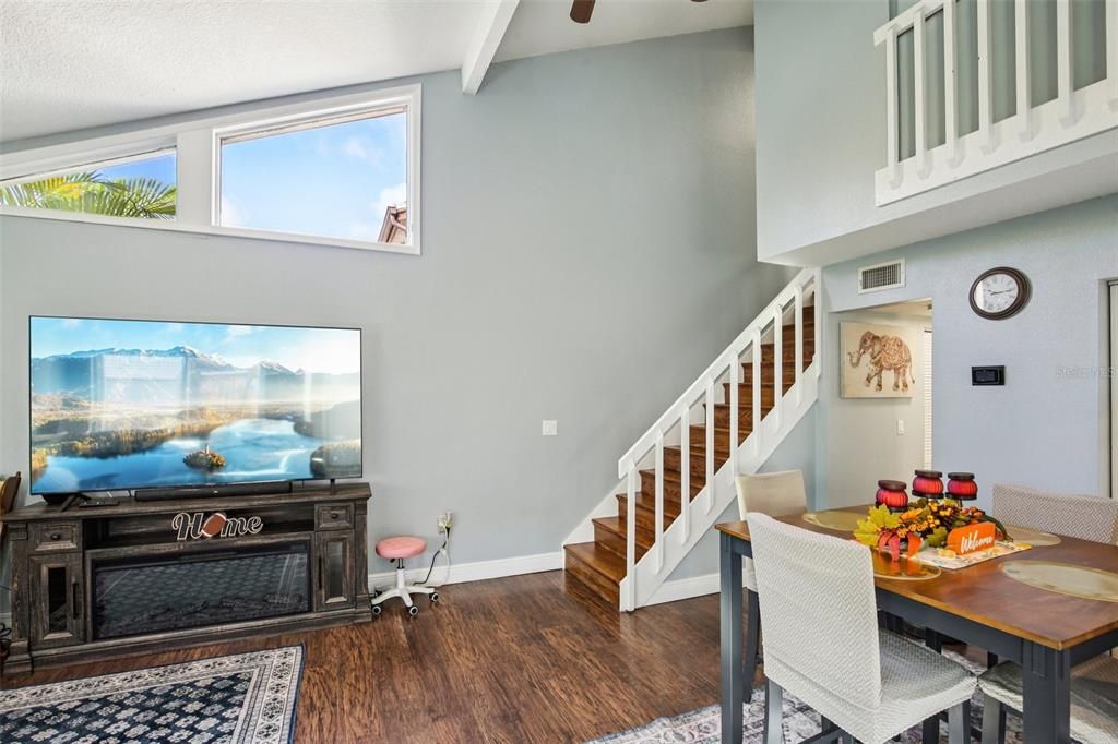 На продажу: $225,000 (2 спален, 2 ванн, 1056 Квадратных фут)