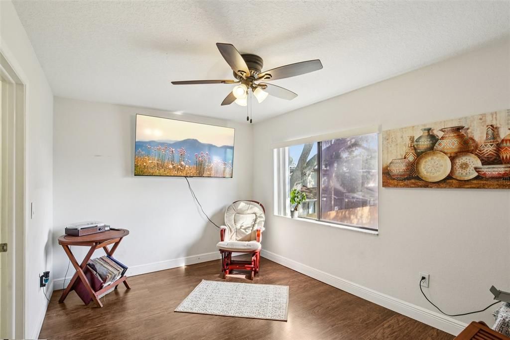 На продажу: $225,000 (2 спален, 2 ванн, 1056 Квадратных фут)