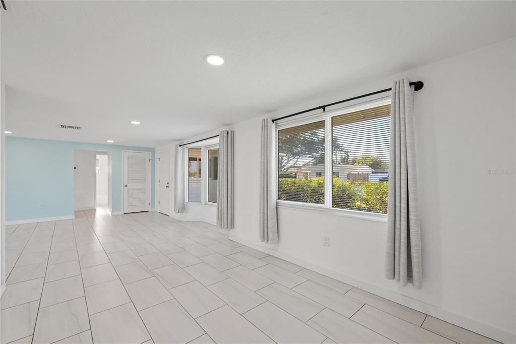 For Rent: $2,595 (2 beds, 2 baths, 1441 Square Feet)