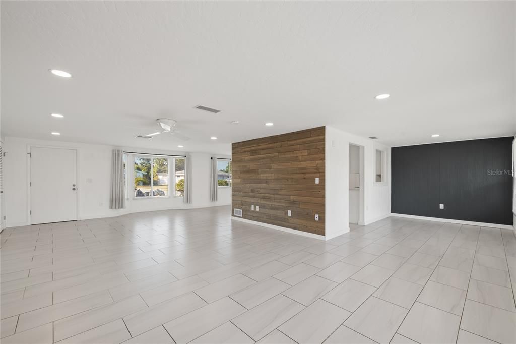 For Rent: $2,595 (2 beds, 2 baths, 1441 Square Feet)