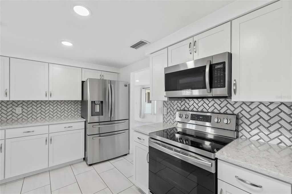 For Rent: $2,595 (2 beds, 2 baths, 1441 Square Feet)