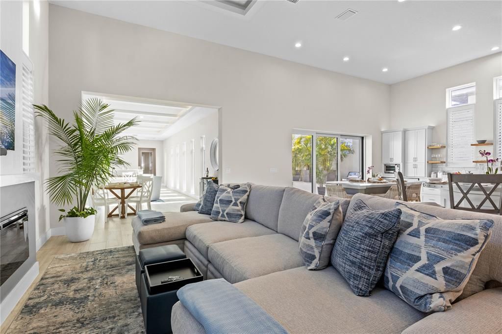 На продажу: $1,349,000 (3 спален, 3 ванн, 2588 Квадратных фут)