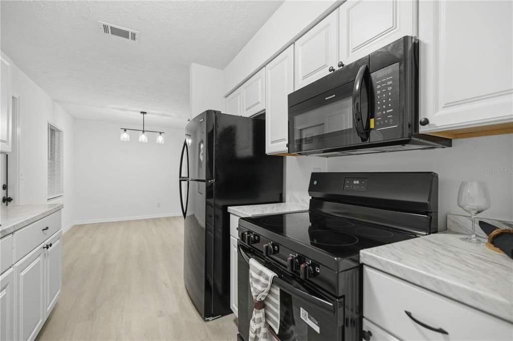 For Sale: $250,000 (4 beds, 1 baths, 1419 Square Feet)