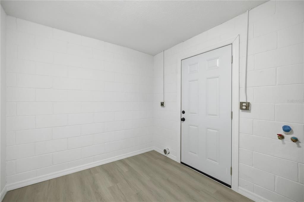 For Sale: $250,000 (4 beds, 1 baths, 1419 Square Feet)