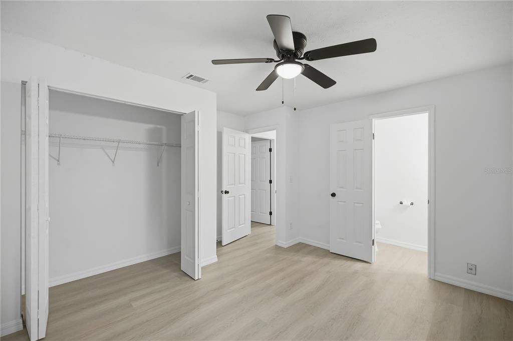 For Sale: $250,000 (4 beds, 1 baths, 1419 Square Feet)