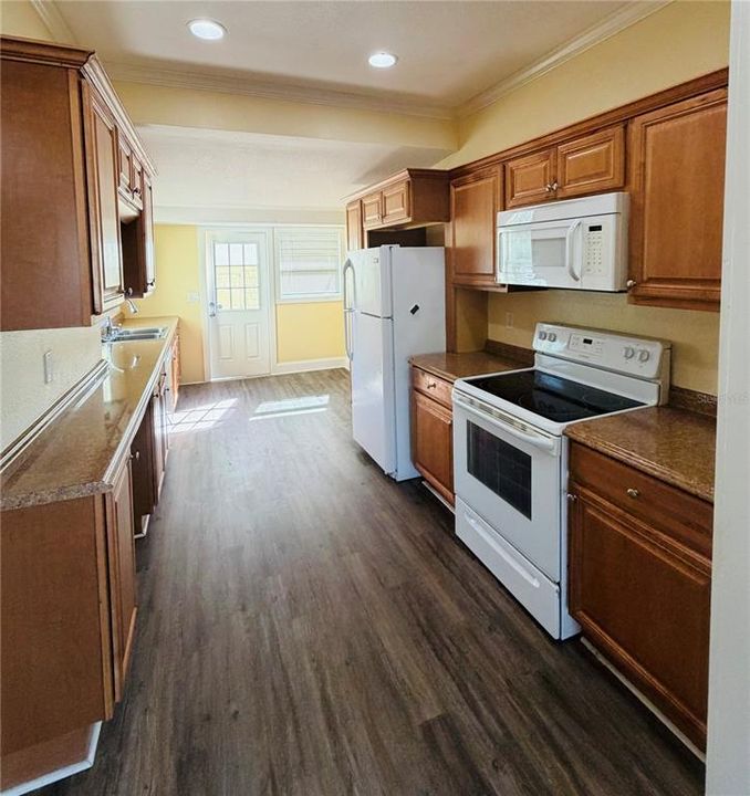 For Rent: $2,200 (2 beds, 2 baths, 840 Square Feet)