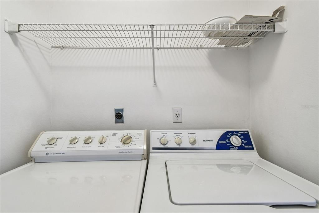 Под контрактом: $229,997 (3 спален, 2 ванн, 1601 Квадратных фут)