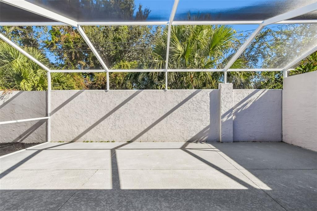 Под контрактом: $229,997 (3 спален, 2 ванн, 1601 Квадратных фут)