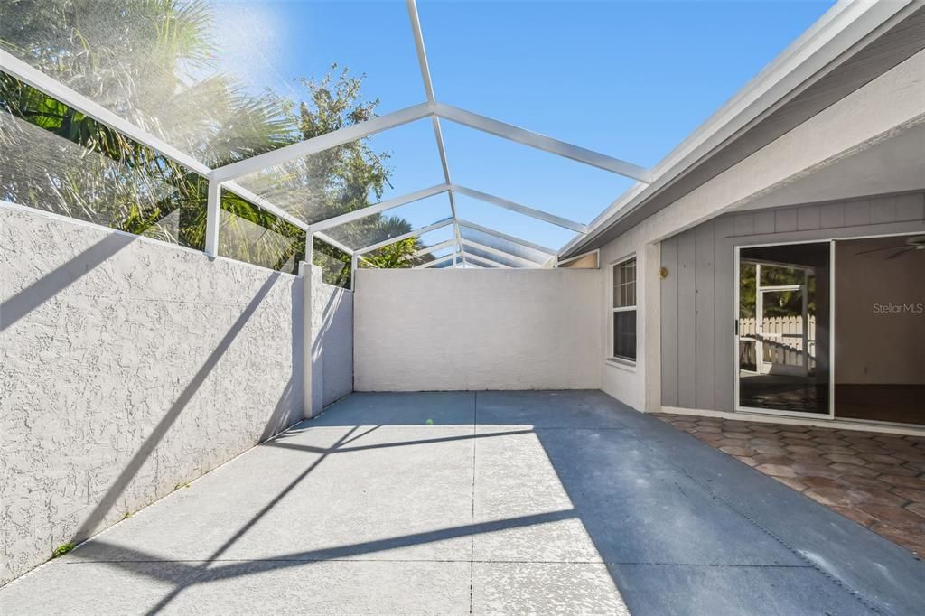 Под контрактом: $229,997 (3 спален, 2 ванн, 1601 Квадратных фут)