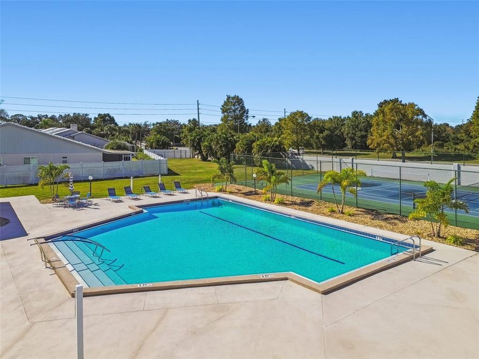 Под контрактом: $229,997 (3 спален, 2 ванн, 1601 Квадратных фут)