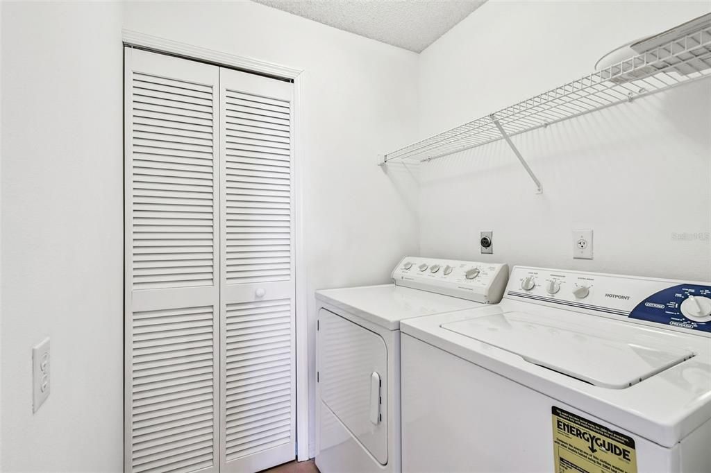 Под контрактом: $229,997 (3 спален, 2 ванн, 1601 Квадратных фут)