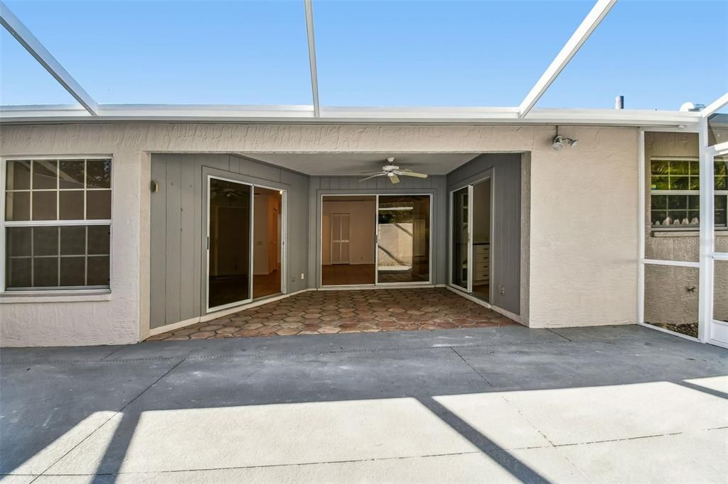 Под контрактом: $229,997 (3 спален, 2 ванн, 1601 Квадратных фут)