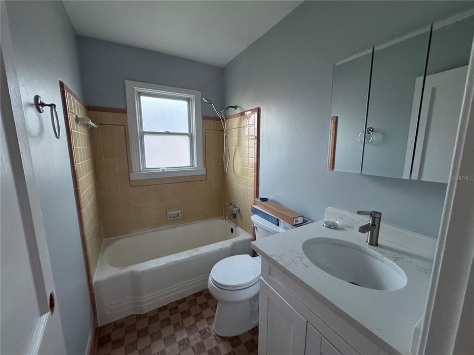 For Rent: $2,950 (3 beds, 3 baths, 1546 Square Feet)