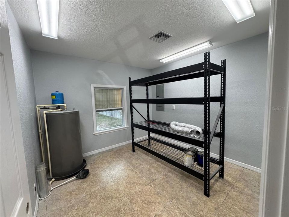 For Rent: $2,950 (3 beds, 3 baths, 1546 Square Feet)