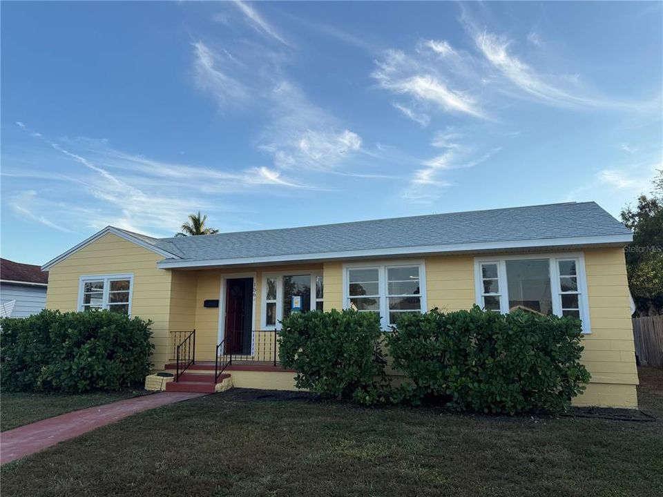 For Rent: $2,950 (3 beds, 3 baths, 1546 Square Feet)